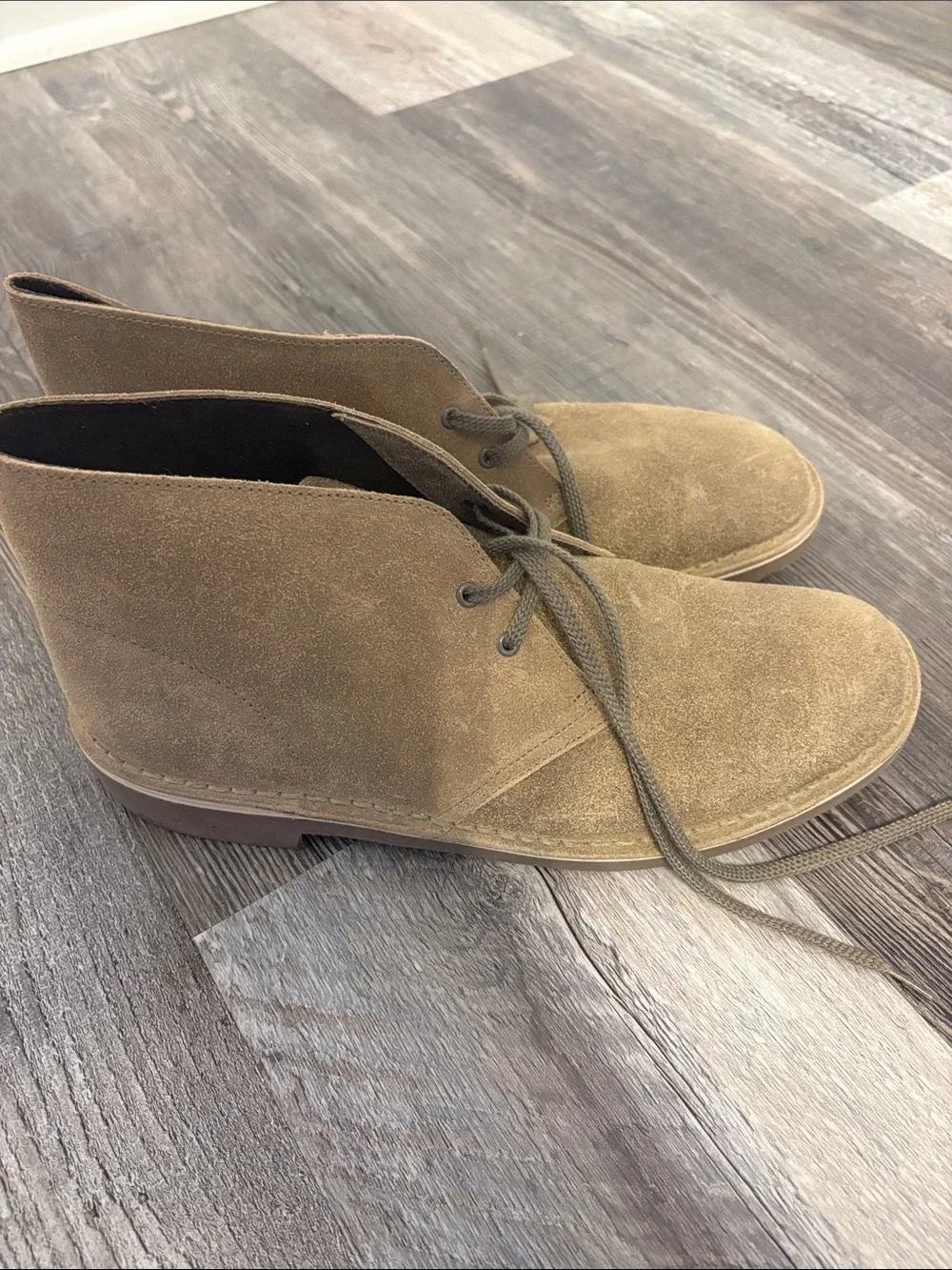 Clarks Men's Suede Chukka Boots in Tan